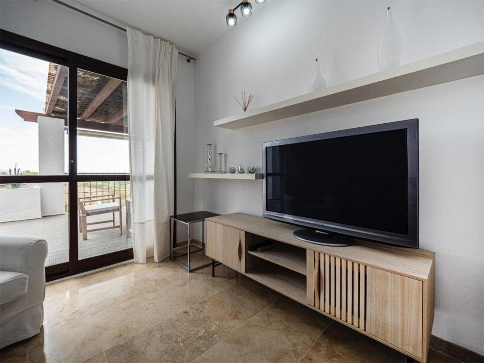 5a3b8c59cf7ba21a154f79627ad694ea - 8