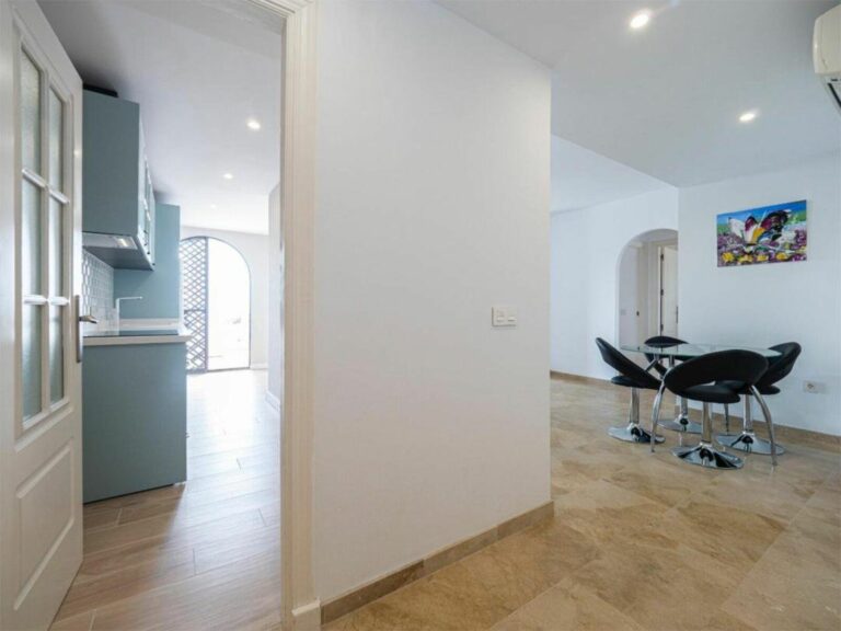 5a3b8c59cf7ba21a154f79627ad694ea - 9