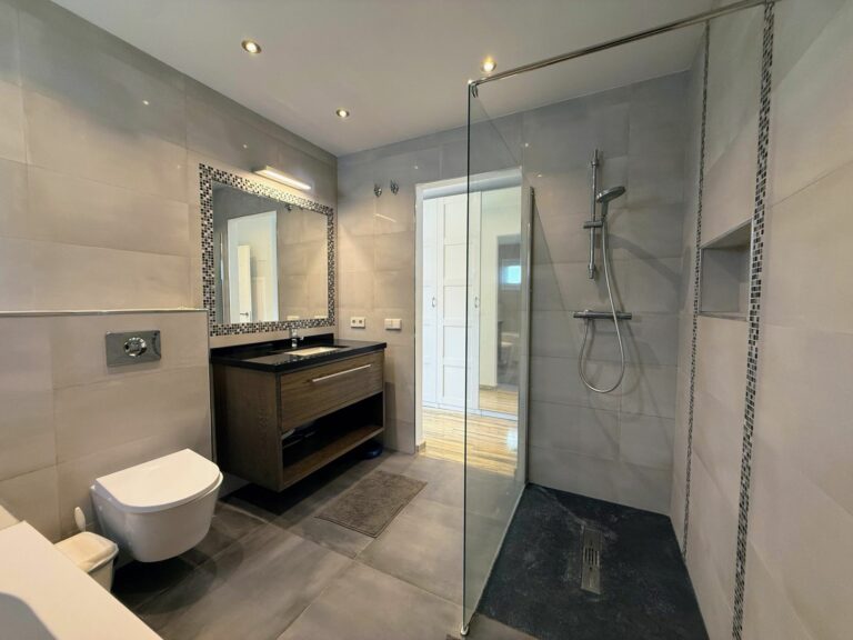 5aca9599775b6a2ff8bd60bacc3270a0 - 10