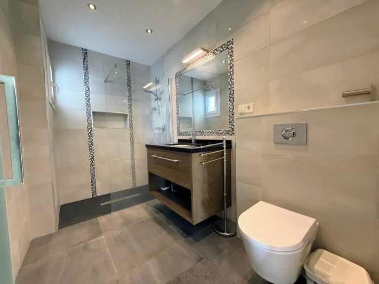 5aca9599775b6a2ff8bd60bacc3270a0 - 12