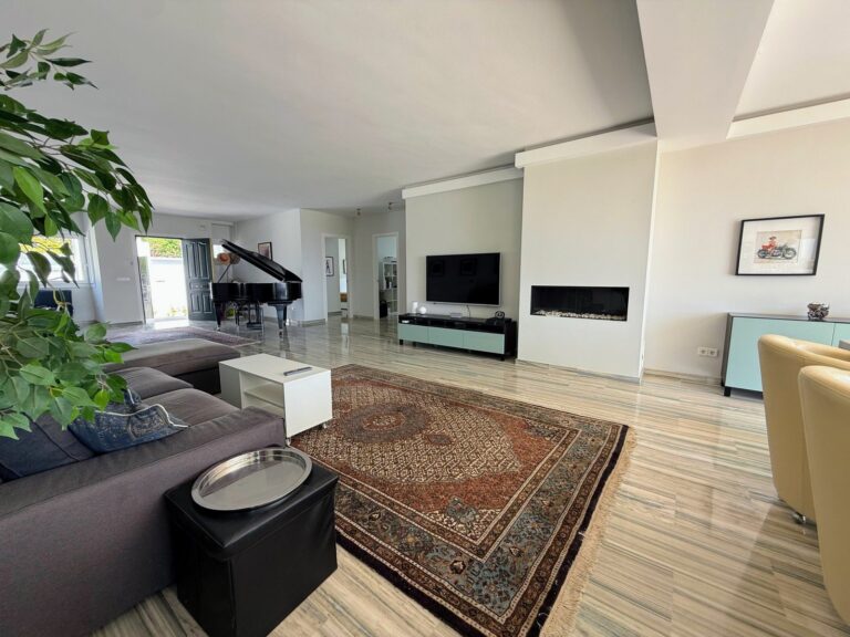 5aca9599775b6a2ff8bd60bacc3270a0 - 5