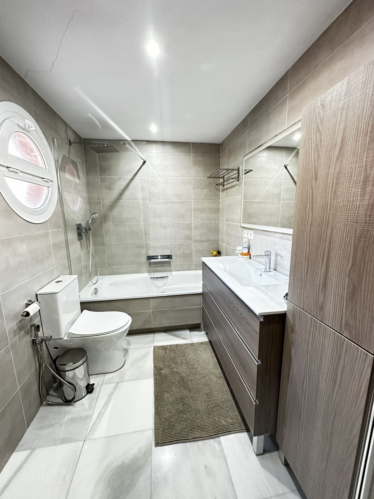 5b129221942482578068e3084b160c1a - 7