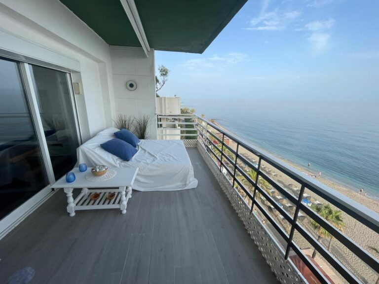 5b30bbc6425a81bfda17c8a8ffb5db3b - 1