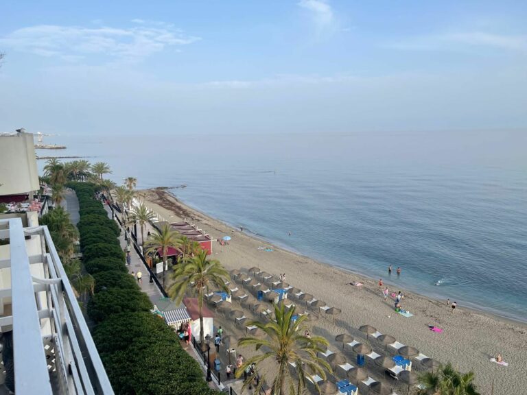 5b30bbc6425a81bfda17c8a8ffb5db3b - 4