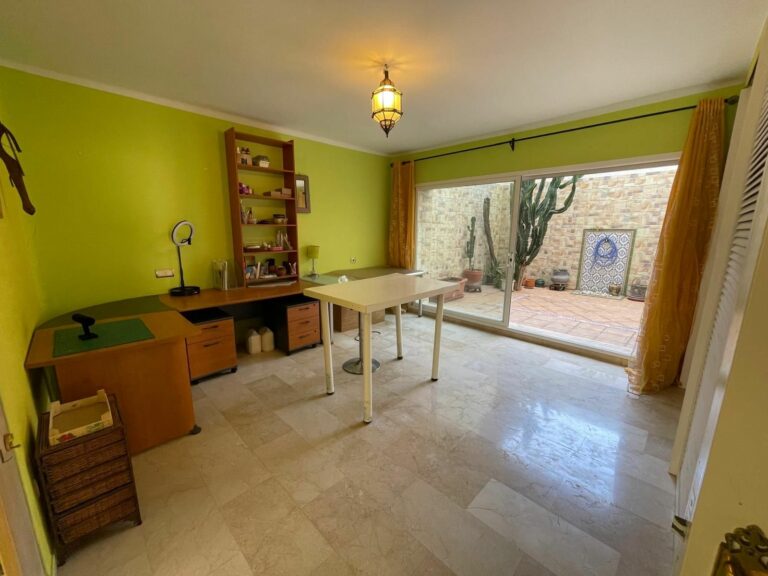 5eddd1545261781141b3eca5c6545344 - 4