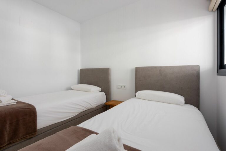 5fe144da2e771bc3258912b52adbc87c - 15