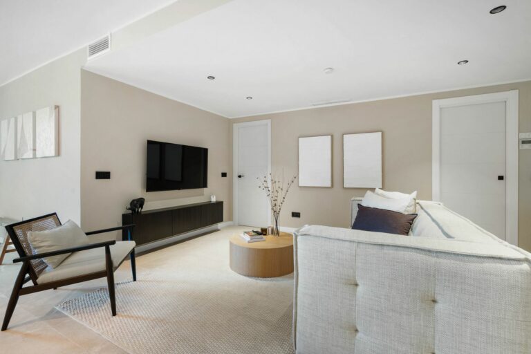 602d26198c6a96bffd66a9b671243700 - 12