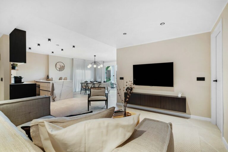 602d26198c6a96bffd66a9b671243700 - 3