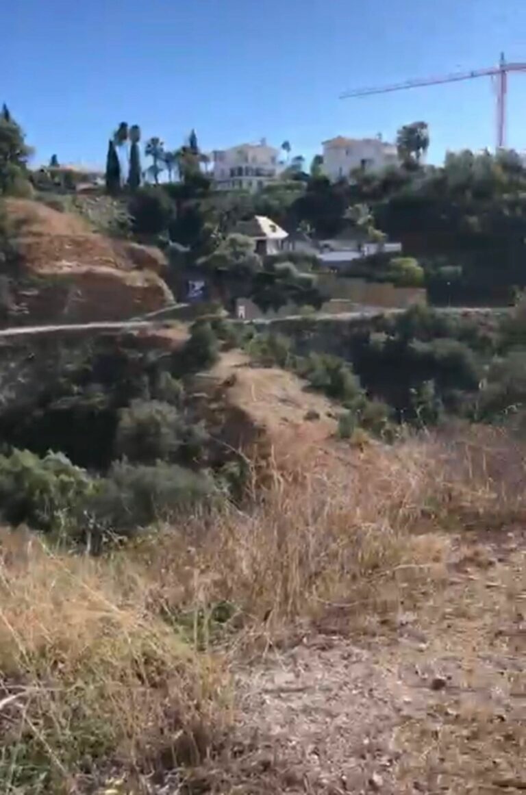 6143e826e99cf2ec5bc39ea508e74f04 - 2