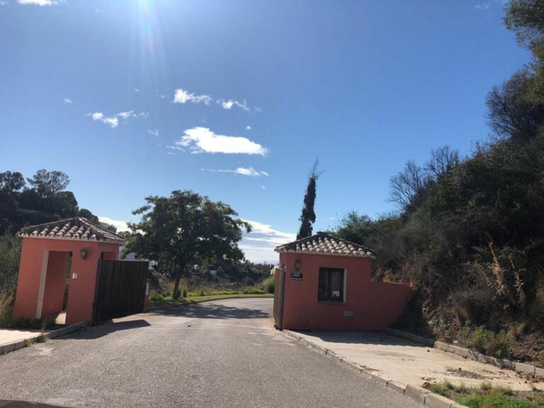 6143e826e99cf2ec5bc39ea508e74f04 - 4