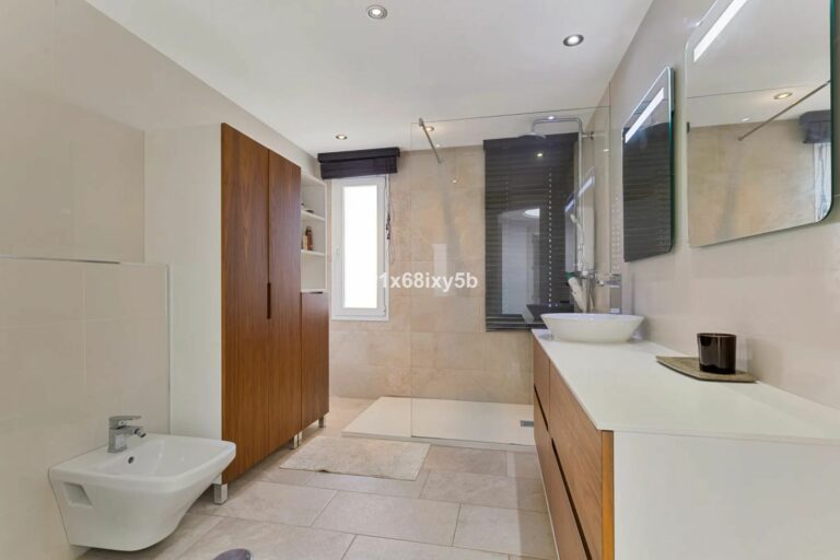 62975c06b339408317aabcd7c417ed2d - 10