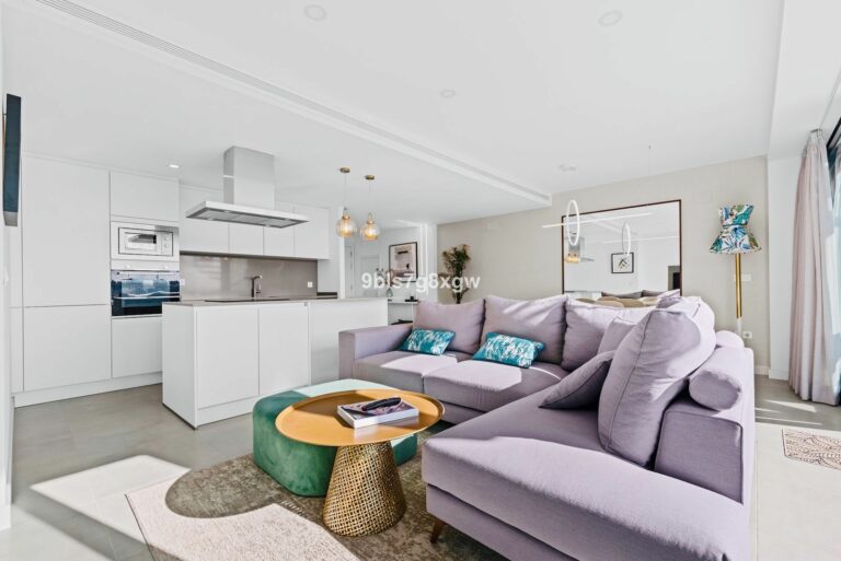 63de003cd7815a96572a6b98dd7c4cee - 2