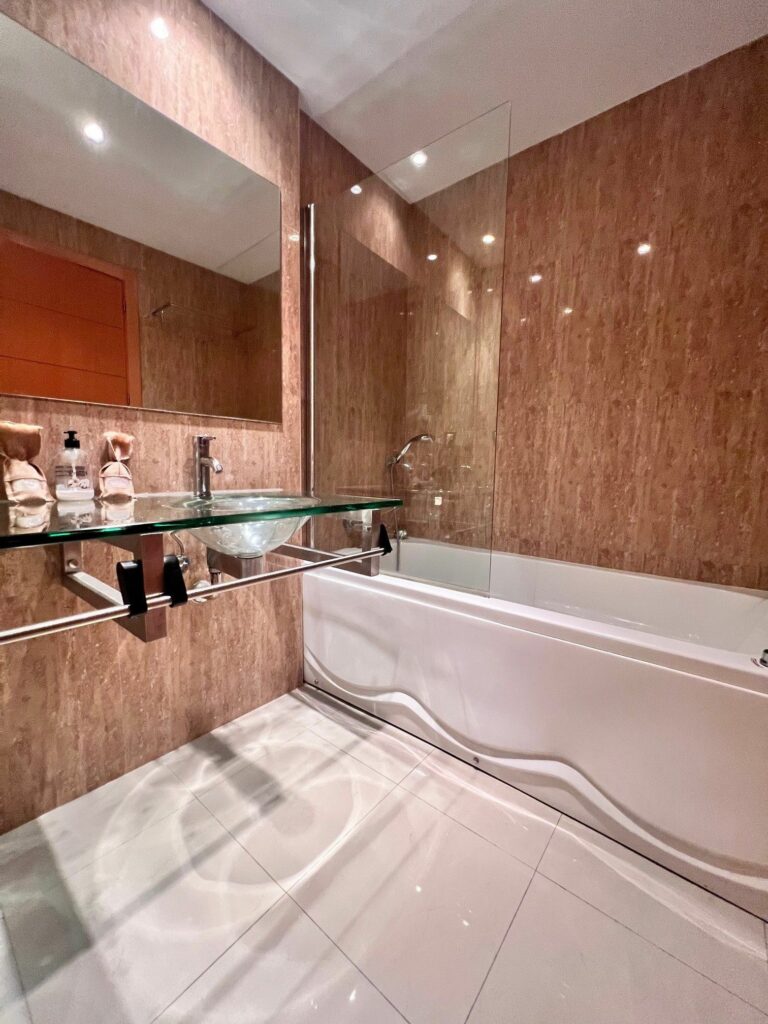 63ee27534919e44066e348300098e9fe - 16