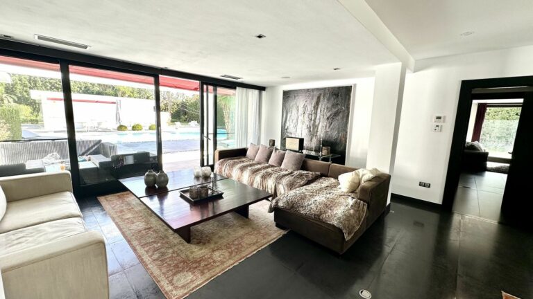 64b618af05e2ac3447d38ba74f44b7b9 - 11