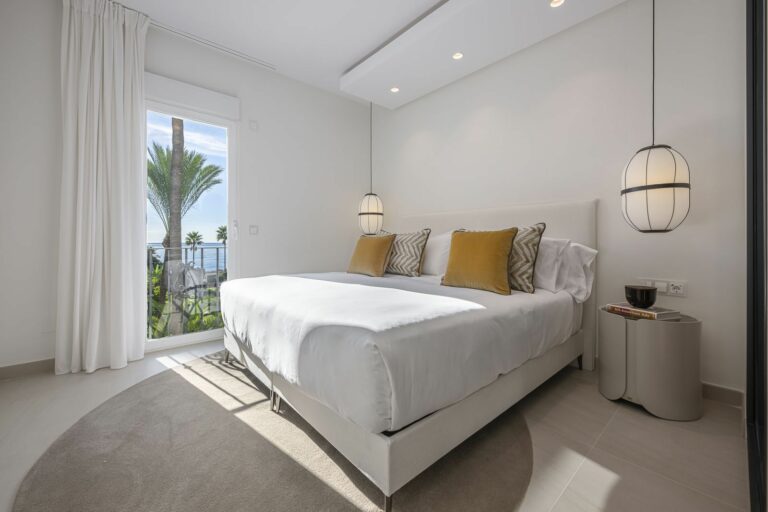 66bb6108bbe84e28c4ebeef2bf663532 - 11