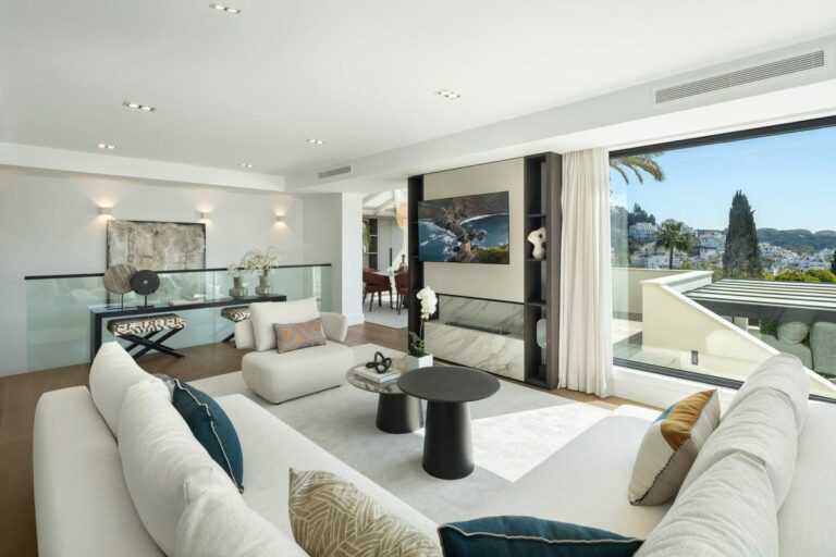 66bd033f52cbd95ec8d7639b81625517 - 12