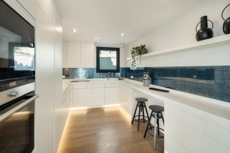 66bd033f52cbd95ec8d7639b81625517 - 14