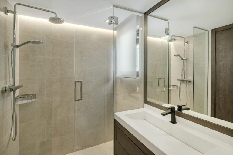 66bd033f52cbd95ec8d7639b81625517 - 16