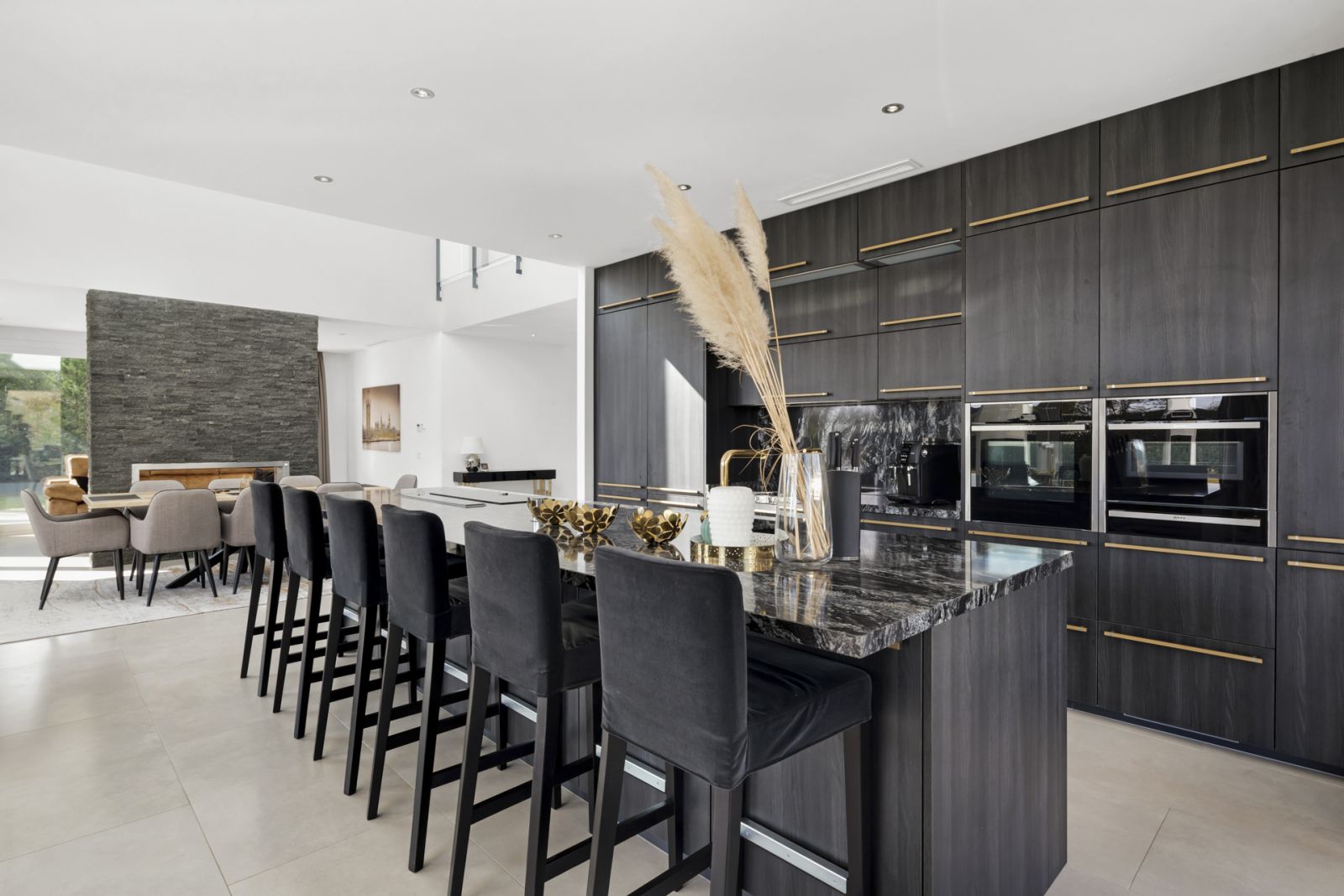 677c92d99cc341ce57b7a6eed78e7c18 - 10