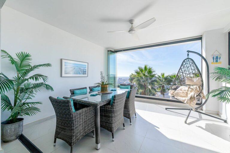 678b560fd64c5732b2f3c52fbbd0f1ba - 1