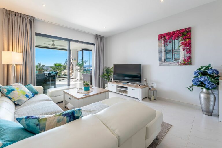 678b560fd64c5732b2f3c52fbbd0f1ba - 12