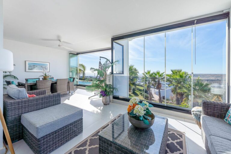 678b560fd64c5732b2f3c52fbbd0f1ba - 4