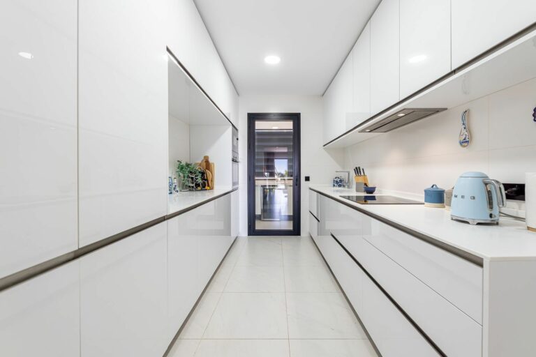 678b560fd64c5732b2f3c52fbbd0f1ba - 6