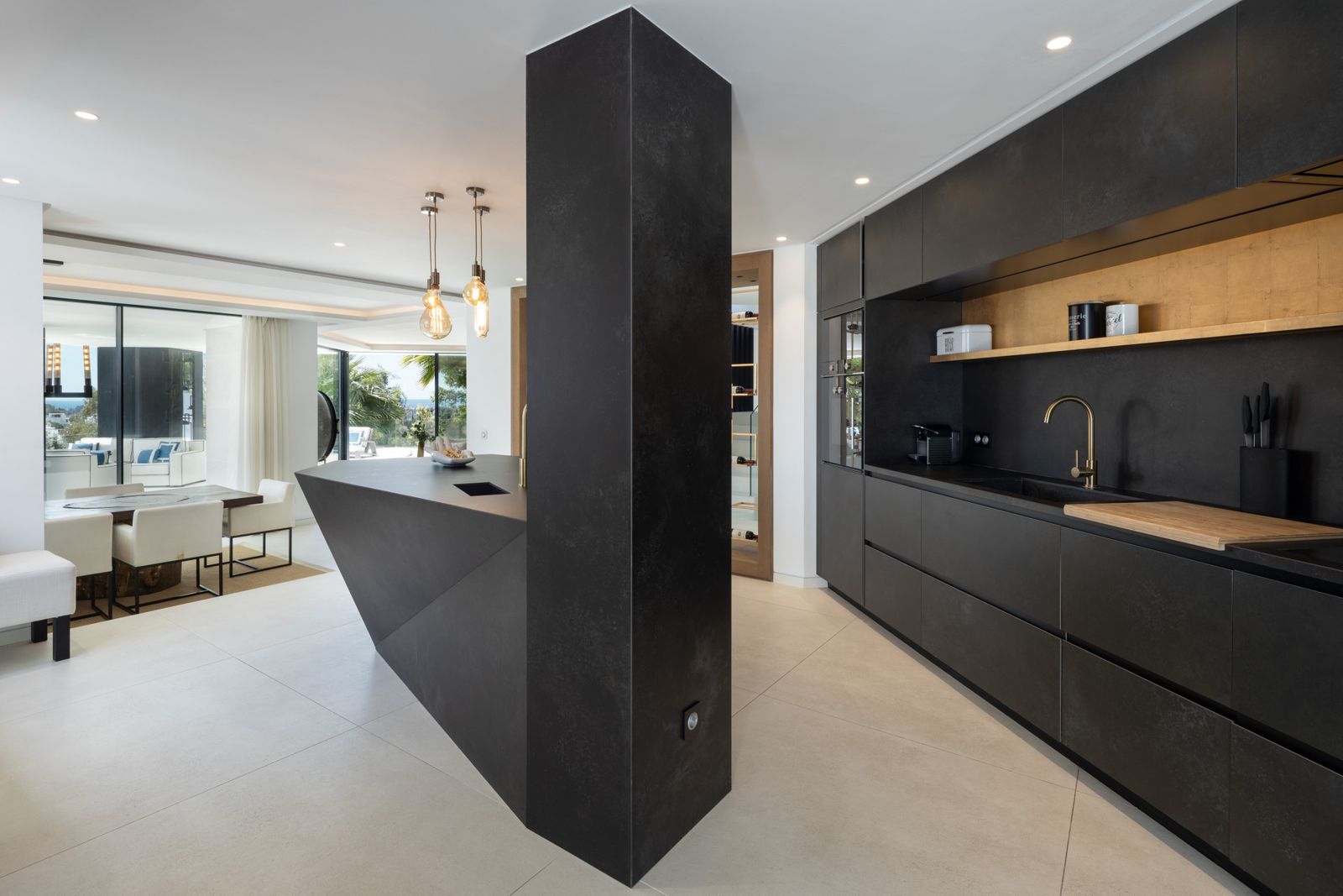 67ba5c2acbe03d9f75e06f680d55850d - 13