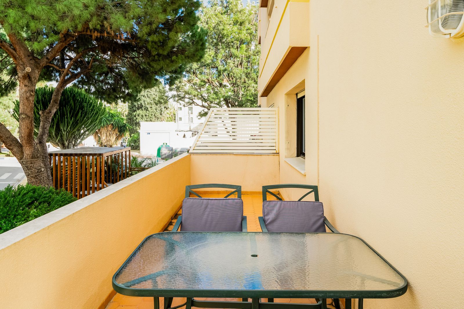 6825f48c0edb7e0a22fcfd99e6dac410 - 12