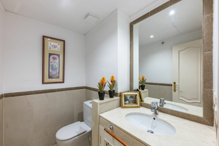 69012b9bb933813165720ad23cd859d9 - 13