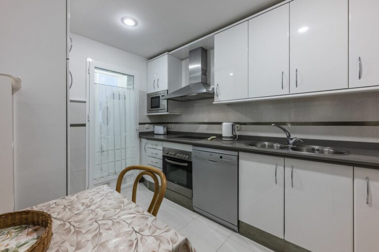 69012b9bb933813165720ad23cd859d9 - 14