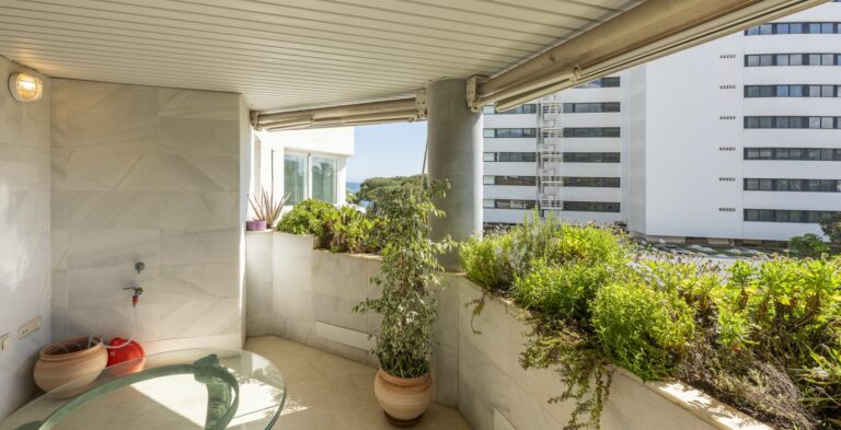 69012b9bb933813165720ad23cd859d9 - 9