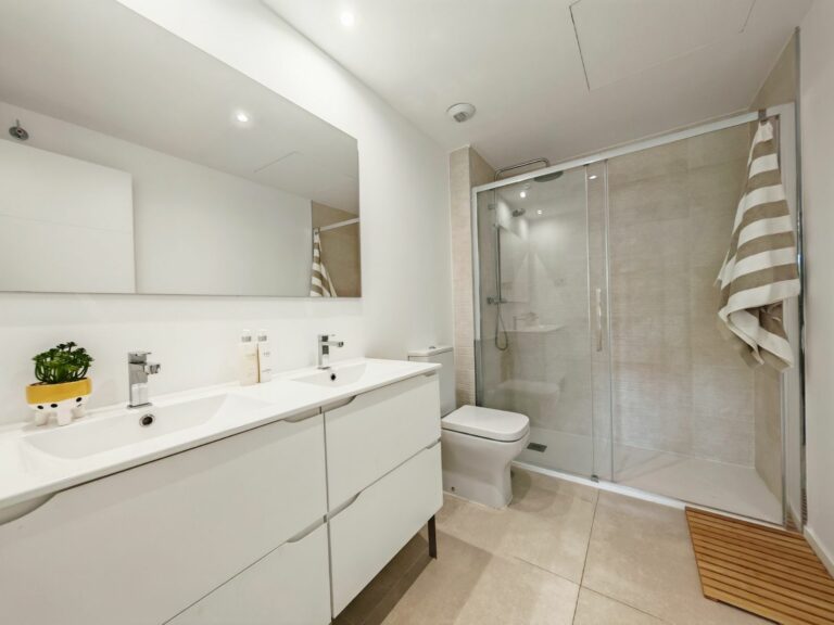 69016aa1500e2c48ae7a15fbb7386b67 - 12