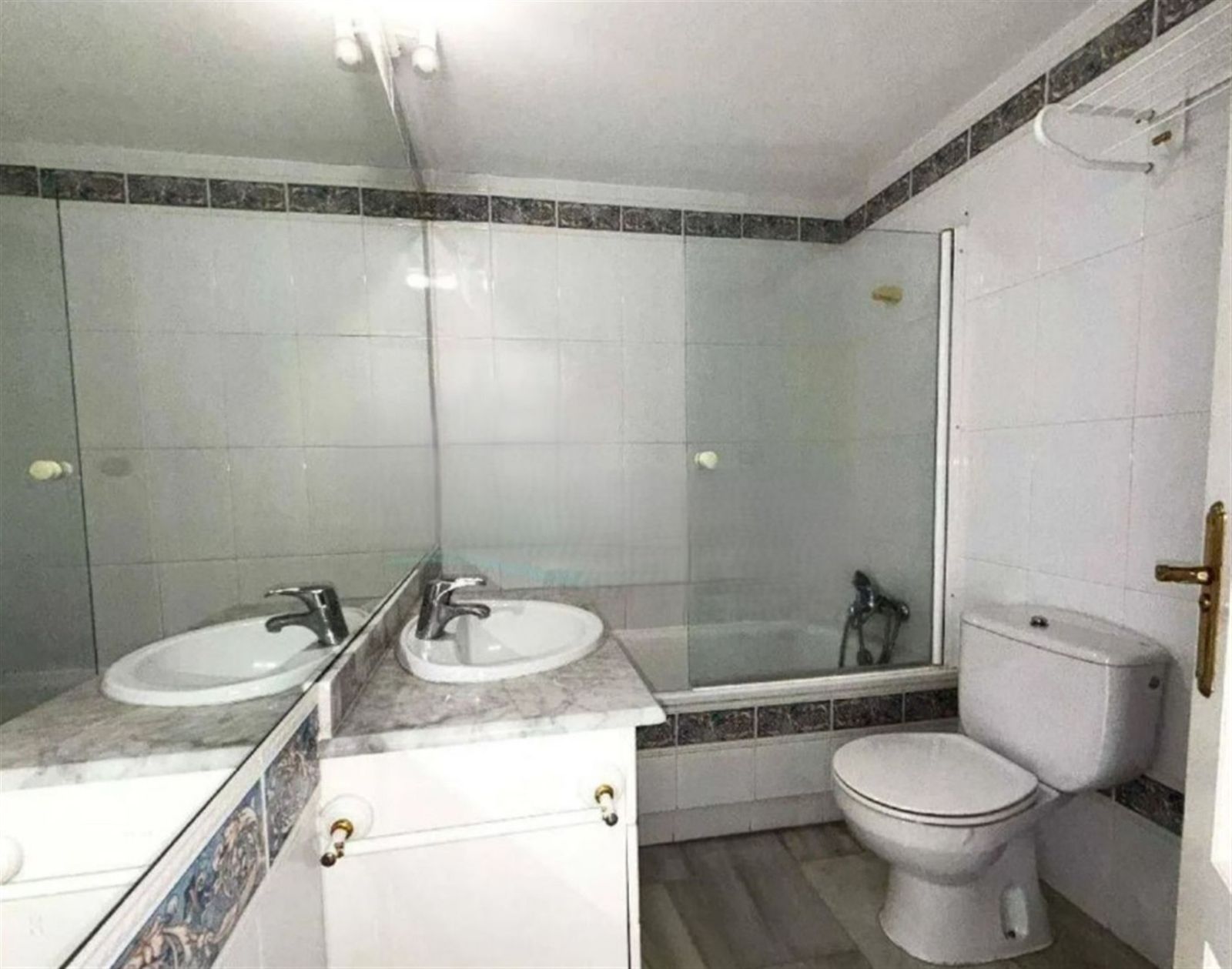 6c5bda68c2e5d7af6cc3e48572b527ac - 10