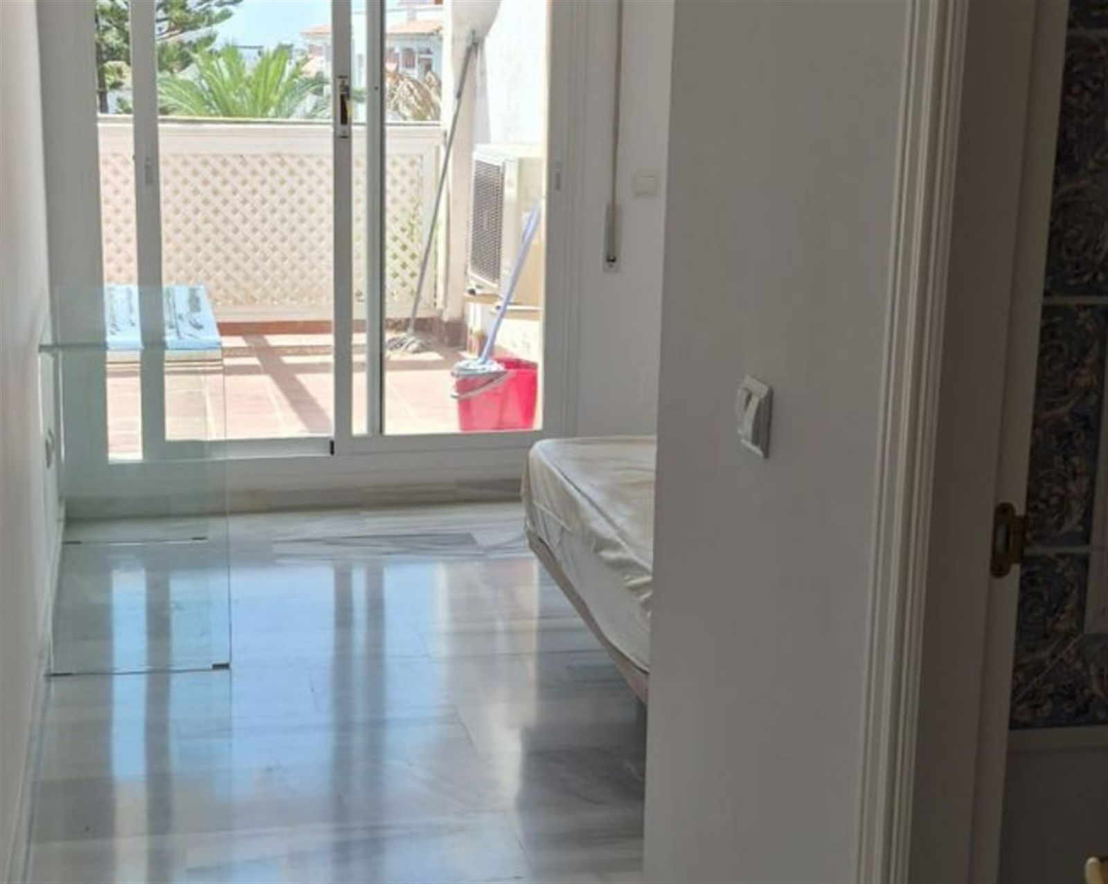 6c5bda68c2e5d7af6cc3e48572b527ac - 12