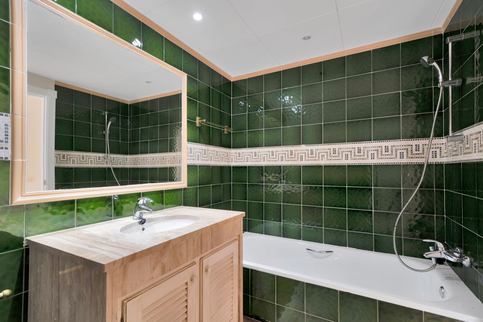 6cf949e367b567d009d7b687cfb5aecf - 11