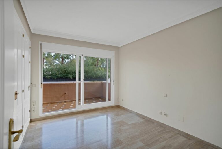 6cf949e367b567d009d7b687cfb5aecf - 15