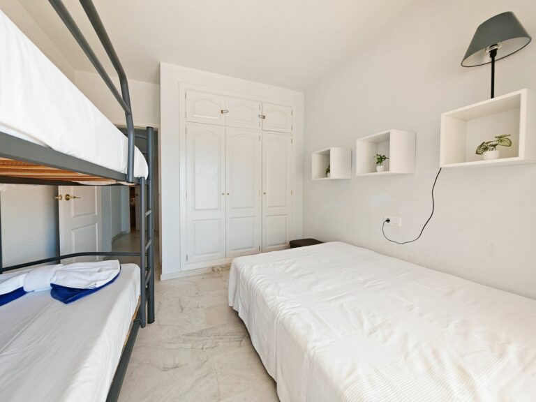 6e8313c55507b3a3d88fca0719f41f37 - 11