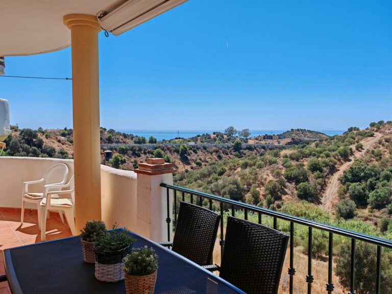 6e8313c55507b3a3d88fca0719f41f37 - 13