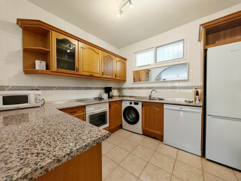 6e8313c55507b3a3d88fca0719f41f37 - 6