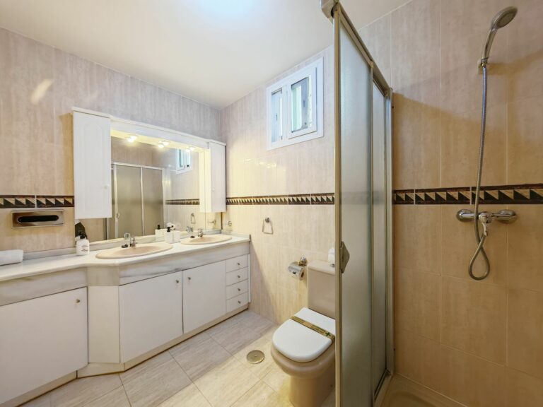 6e8313c55507b3a3d88fca0719f41f37 - 9