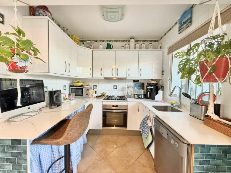 6f639d9f76000b91e4d1ecb437d18f3e - 5