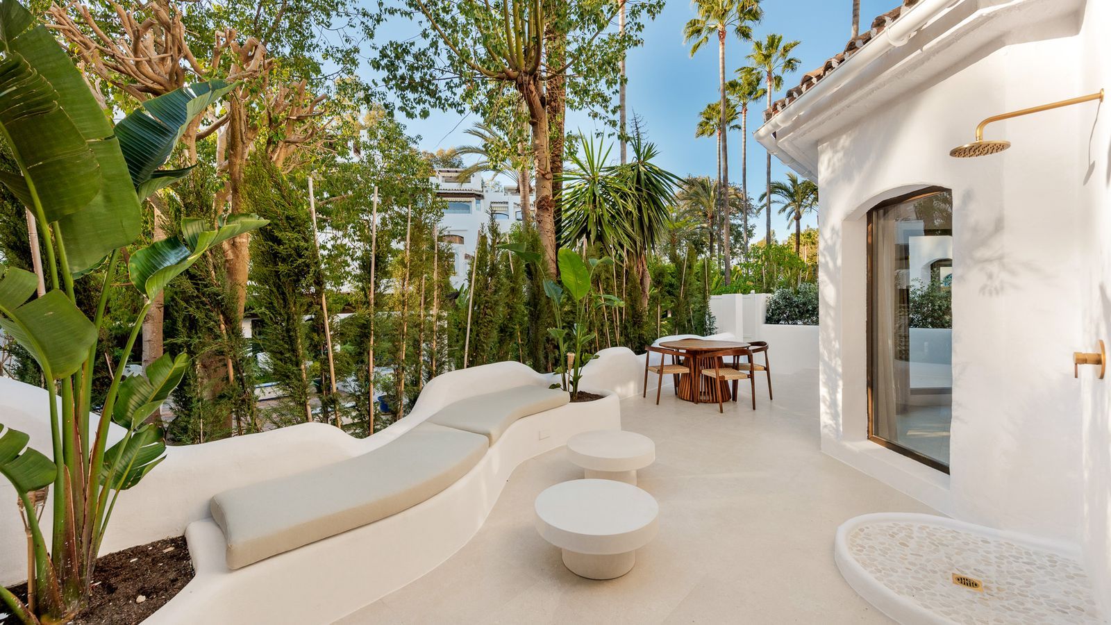 70b03ab1c9fe66ca8523e40ca9311d35 - 1