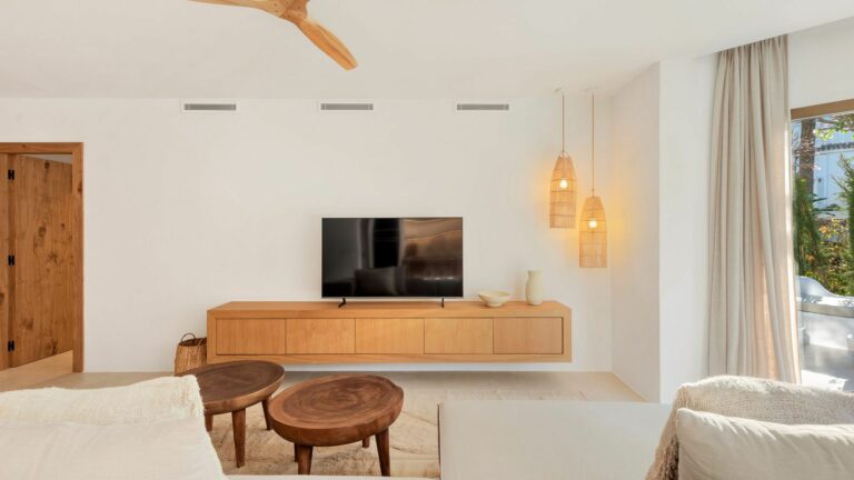 70b03ab1c9fe66ca8523e40ca9311d35 - 15