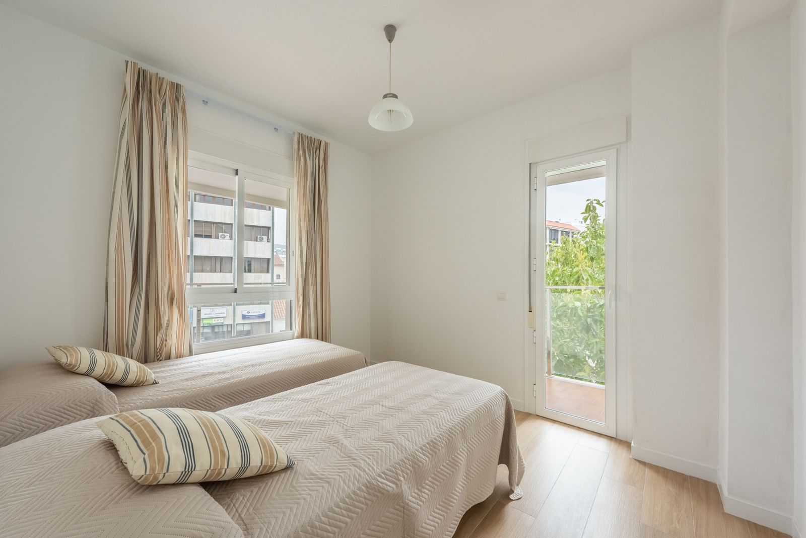 71cc11773ca63514f5e445eaf228449c - 15