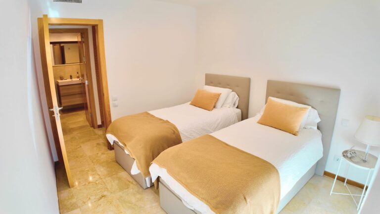 727aed21516e50413ce42cc7a028658a - 16