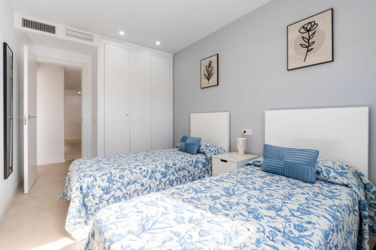 73bf90b580a50c2fc189f3b7d1440c83 - 13