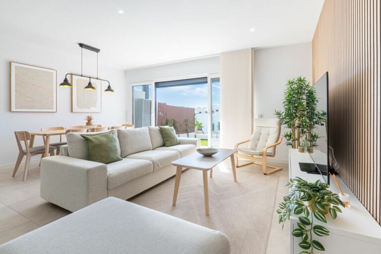 73bf90b580a50c2fc189f3b7d1440c83 - 4