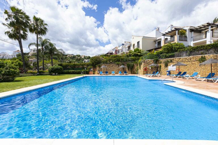 74377c94d9ec2b12616c8f2503eb7de0 - 3