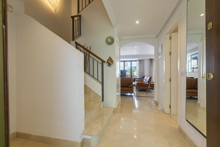 74377c94d9ec2b12616c8f2503eb7de0 - 6